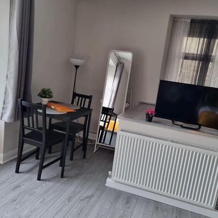 Grey Stone Studio Apartments 할리팩스 외부 사진