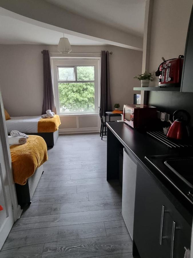 Grey Stone Studio Apartments 할리팩스 외부 사진